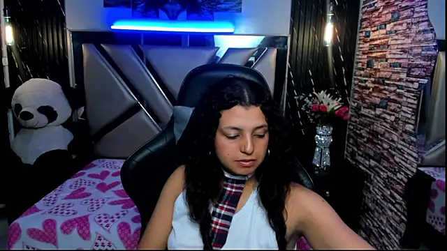 Tiffany_Ruubi webcam