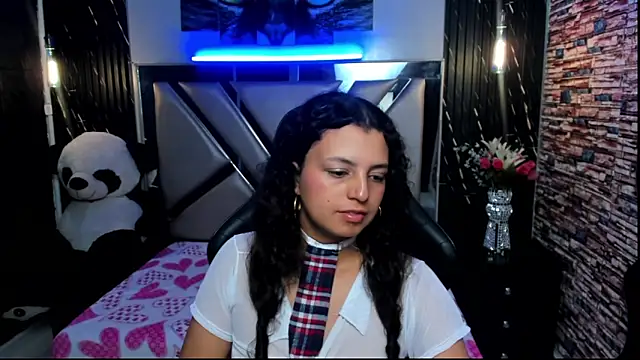 Tiffany_Ruubi live cam on StripChat