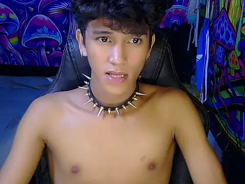 hugekenbigcock live cam on StripChat