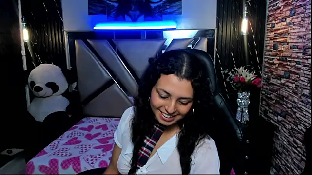 Tiffany_Ruubi webcam