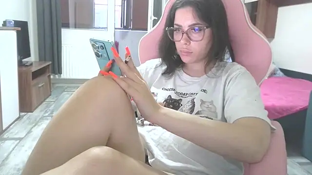LovelyJulliette webcam