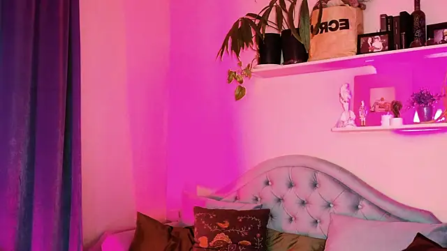 Yoka_paradoXXX live cam on StripChat