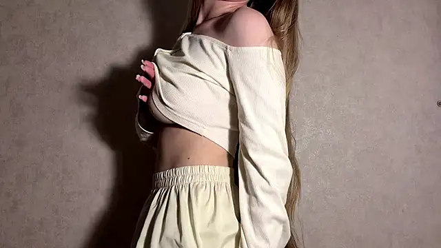 CarolineNine live cam on StripChat
