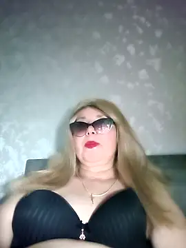 Vita72219 live cam on StripChat