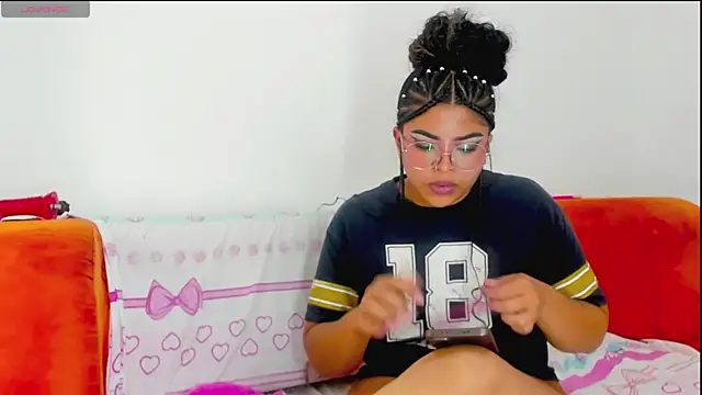 moana_taylor live cam on StripChat