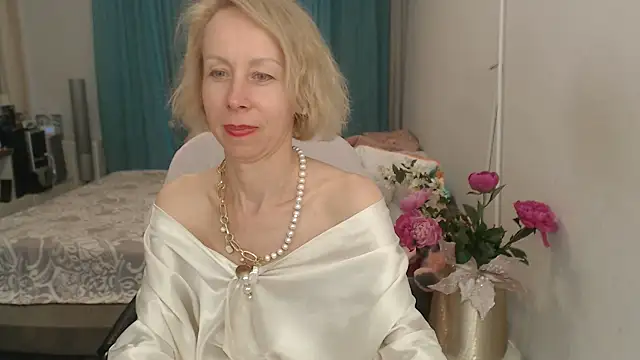LuxuryNika webcam