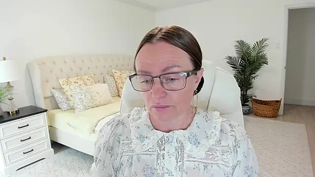 vika73 - Vika73's free webcam - UK Sex Cams