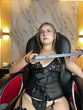 tinakitten - Tinakitten's free webcam - UK Sex Cams