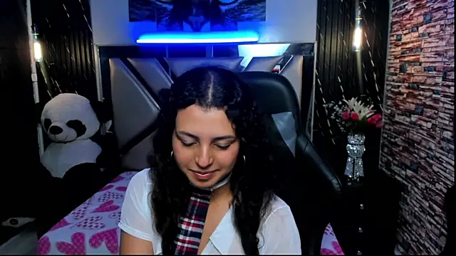 Tiffany_Ruubi webcam