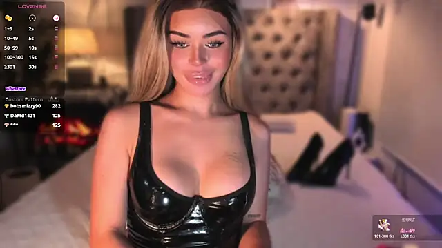 ParisianDoll webcam