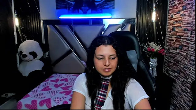 Tiffany_Ruubi webcam