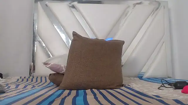 AlannaHarper webcam