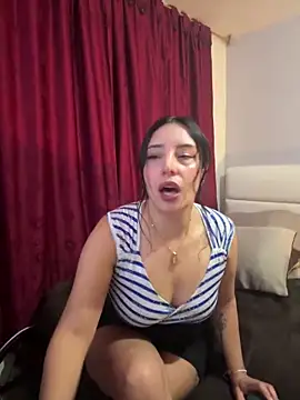 Freyja_soh live cam on StripChat