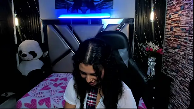 Tiffany_Ruubi webcam