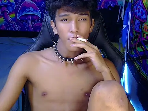 hugekenbigcock live cam on StripChat