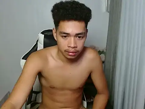 curlyasian_njxx webcam