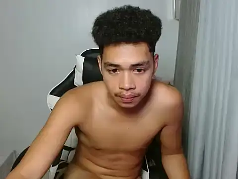 curlyasian_njxx