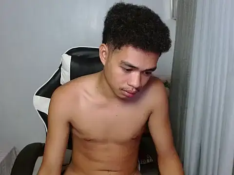 curlyasian_njxx webcam