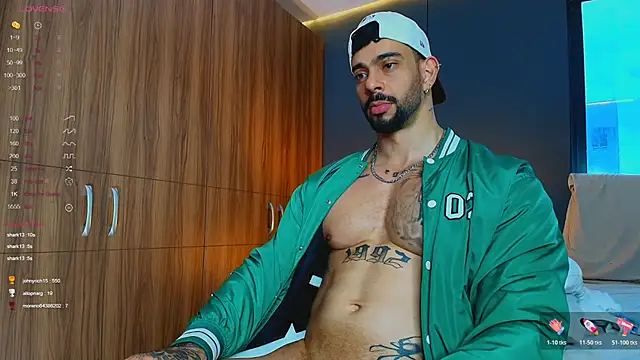 massimo_visconti live cam on StripChat