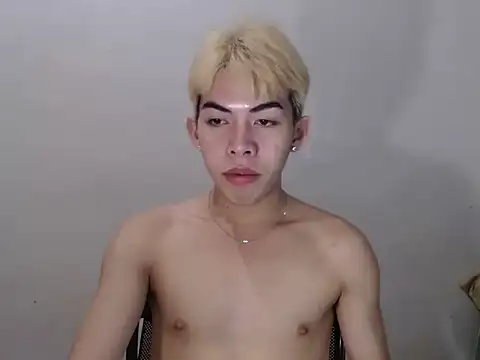 Urhotsilverboy webcam