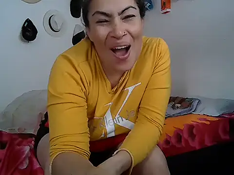 Layla-Astrum webcam