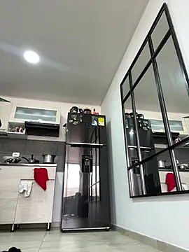 Pretty__Milf webcam