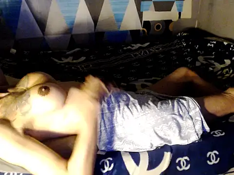 Trish_CurveCock webcam