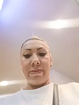coral_smitth live cam on StripChat