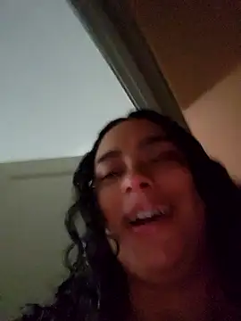 cinnaminnie live cam on StripChat