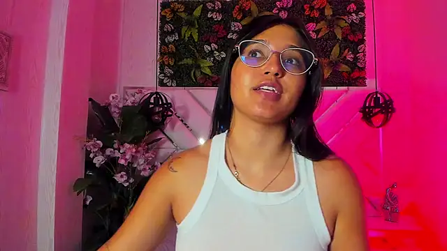 Janett_Moore live cam on StripChat