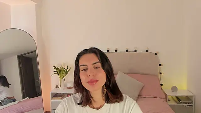 Lycoris_radiata_ live cam on StripChat