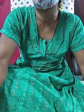 umashreetamil live cam on StripChat