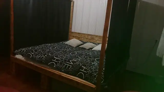 EthelsLover live cam on StripChat