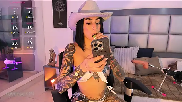Sophi_leone_ live cam on StripChat
