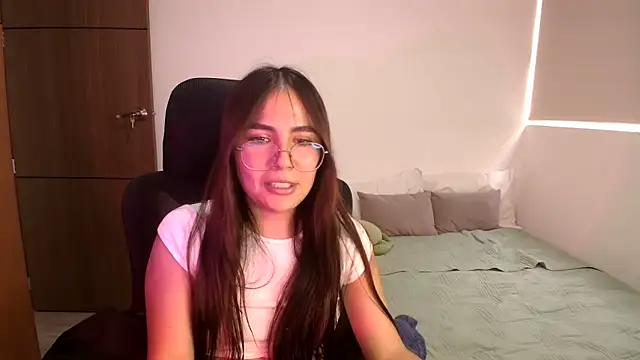 abbyyandmaxx live cam on StripChat