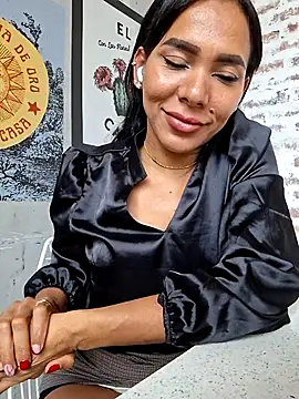 Doll_Loren live cam on StripChat