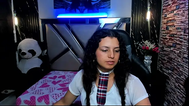 Tiffany_Ruubi webcam