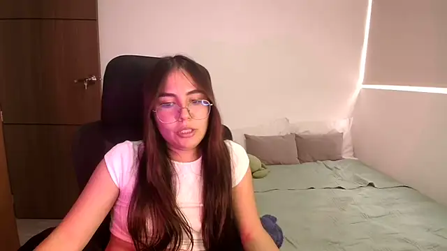 abbyyandmaxx live cam on StripChat