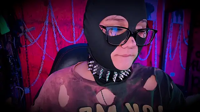 Laura_takint webcam