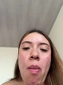 valery_mora webcam