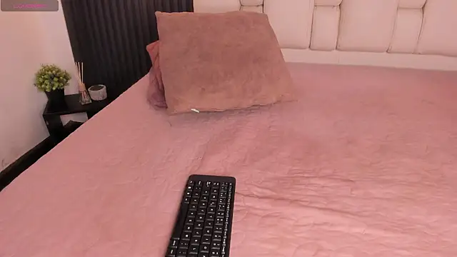 kristakinnky webcam