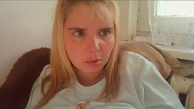 HornyElena webcam