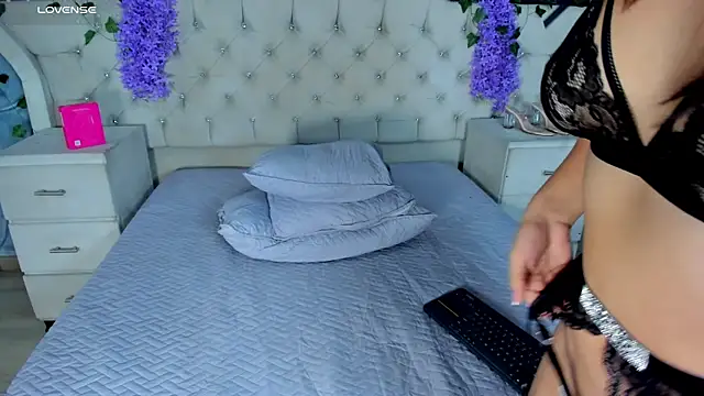 HayleyRoss_ webcam