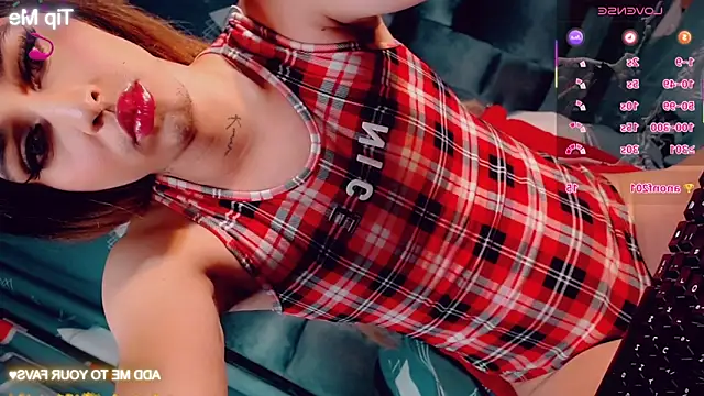 CharlotteBigCock webcam