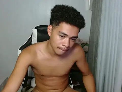 curlyasian_njxx webcam