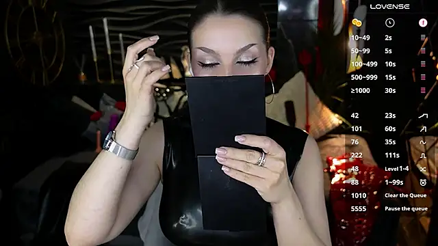 MistressDarsy webcam