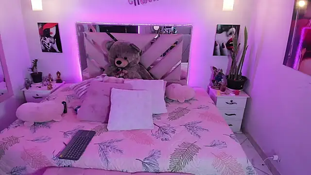 karly_moon - Karly_moon's free webcam - UK Sex Cams