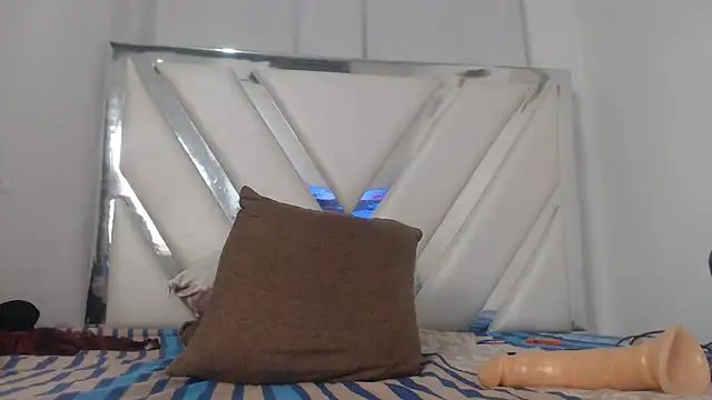 AlannaHarper webcam