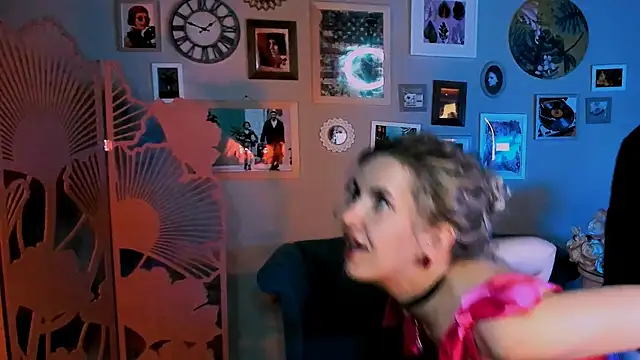 AliceSmite webcam