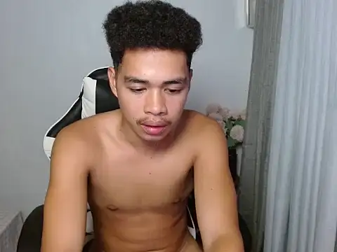 curlyasian_njxx webcam